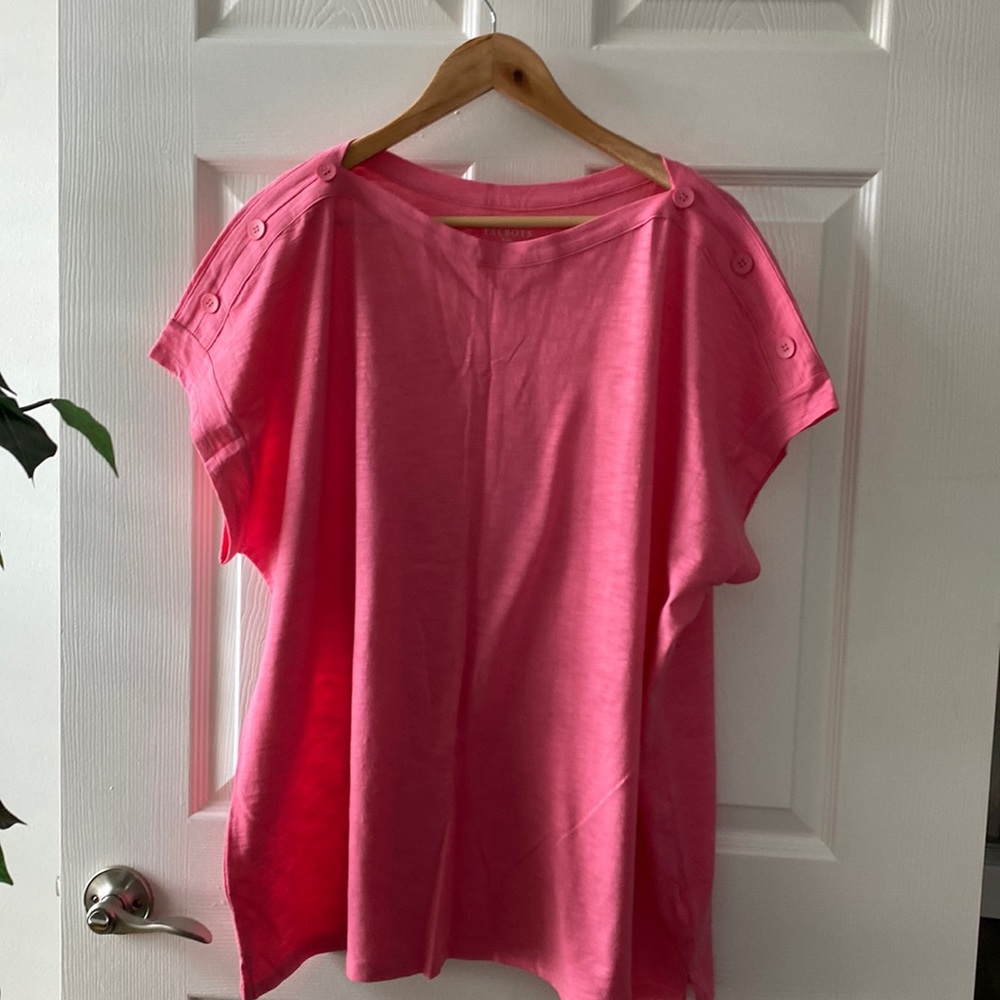 Super pretty Talbots Women’s pink shirt. Size 3X. New with tags.